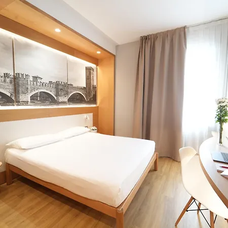 Cavallo Hotel Verona Est Exterior photo